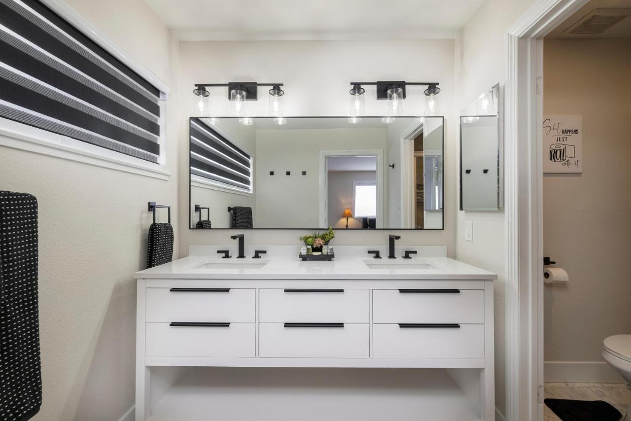 Single Story Minutes From Summerlin With Rv Parking & Dog Friendly 拉斯维加斯 外观 照片