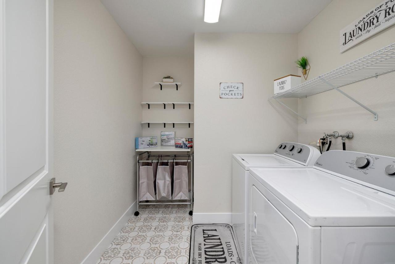 Single Story Minutes From Summerlin With Rv Parking & Dog Friendly 拉斯维加斯 外观 照片