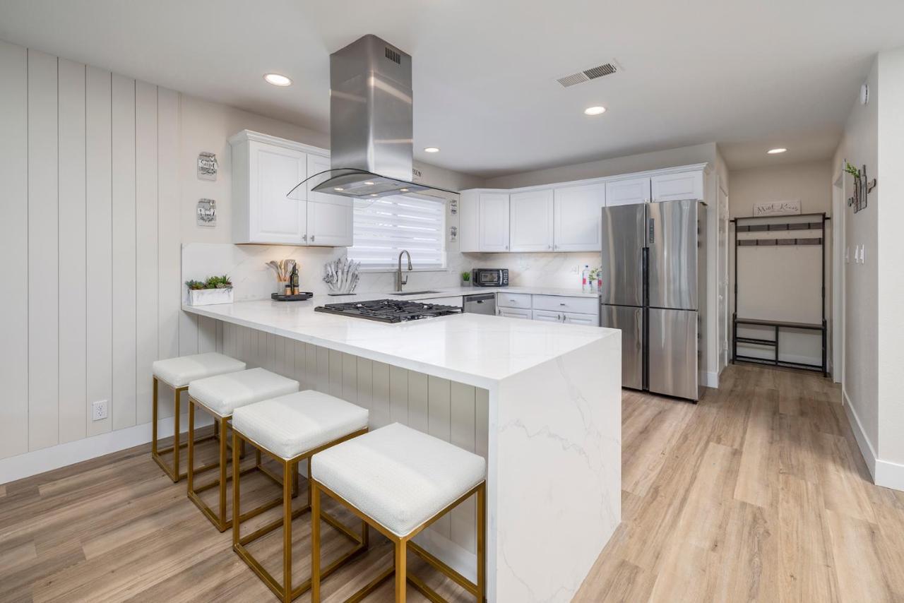 Single Story Minutes From Summerlin With Rv Parking & Dog Friendly 拉斯维加斯 外观 照片